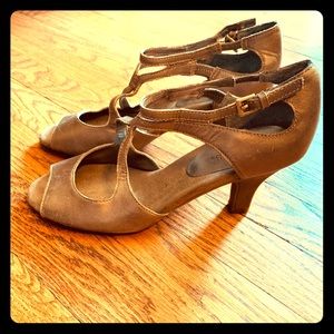 Aerosoles Gold Heels